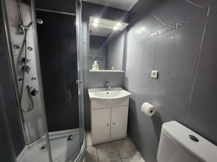 Apartment A Deux Pas De La Promenade Des Nizza
